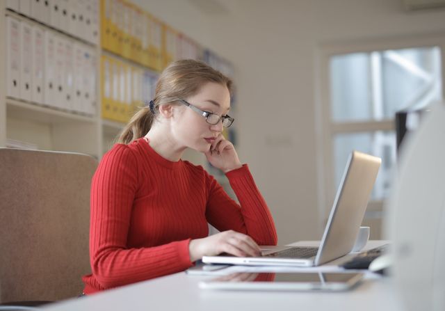 Kobiety sięgają po "męskie" zawody. Nie tylko w branży IT