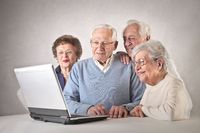 Czy i w jakim stopniu seniorzy dbają o bezpieczeństwo w sieci?