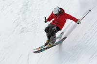 EKUZ jako ubezpieczenie na narty? Ochrona będzie szczątkowa