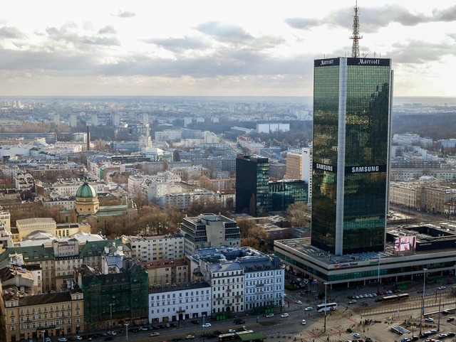 Sprzedaż mieszkań w Warszawie na koniec 2022 roku spadła