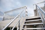 Balustrady schodowe w budynku mieszkalnym z 8% stawką VAT?