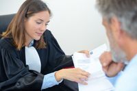 Kiedy świadek staje się podejrzanym?