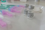 W mediach coraz ciszej o szczepieniach przeciwko COVID-19? [© pixabay.com]