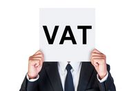 Transakcja trójstronna: procedura uproszczona tylko gdy prawidłowo opisana faktura VAT