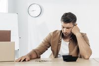 Jakie są różnice między upadłością konsumencką z majątkiem a upadłością bez majątku?