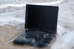 Zalany laptop? 6 porad jak nie utracić danych