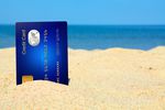 3 powody, dla których warto zabrać karty płatnicze na wakacje