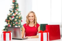Zakupy świąteczne online: najczęściej tydzień przed Świętami