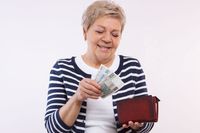 Wynagrodzenia osób po 50. roku życia w 2017 roku