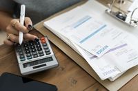 Jakie wynagrodzenie na umowie o pracę i B2B? Duże różnice i szerokie widełki