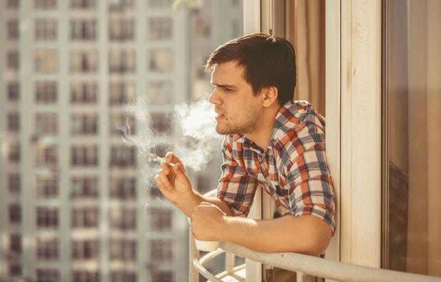Palenie papierosów. Ile mieszkań puszczamy z dymem?