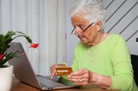 Seniorzy kupują online