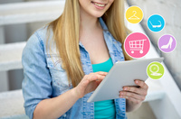 Jak bezpiecznie robić zakupy online w czasie wyprzedaży?