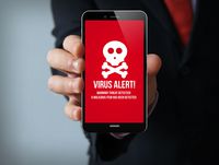 10 na 25 głównych zagrożeń dla telefonów dotyczy oprogramowania szpiegowskiego