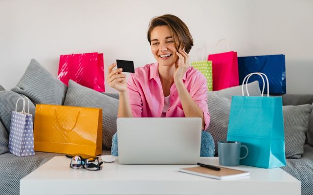 Stare nawyki czy nowe zwyczaje? Jak robimy zakupy online?
