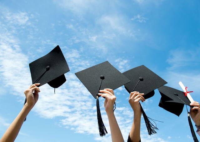 Ranking uczelni wyższych 2013: ile zarabiali absolwenci?