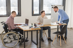 Zatrudnianie osób niepełnosprawnych. O co musi zadbać firma?