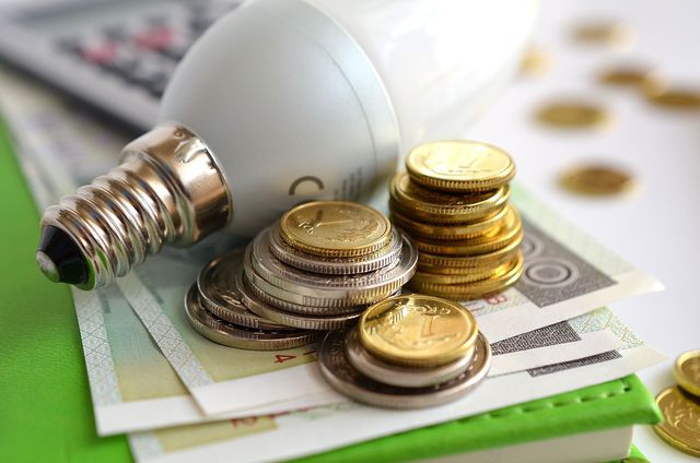 Energia elektryczna: ile zaoszczędzisz na zmianie grupy taryfowej?